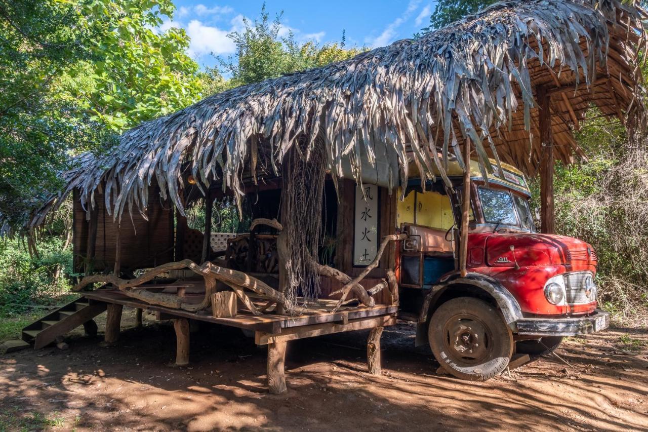 Banyan Camp Villa Hambegamuwa Exterior foto
