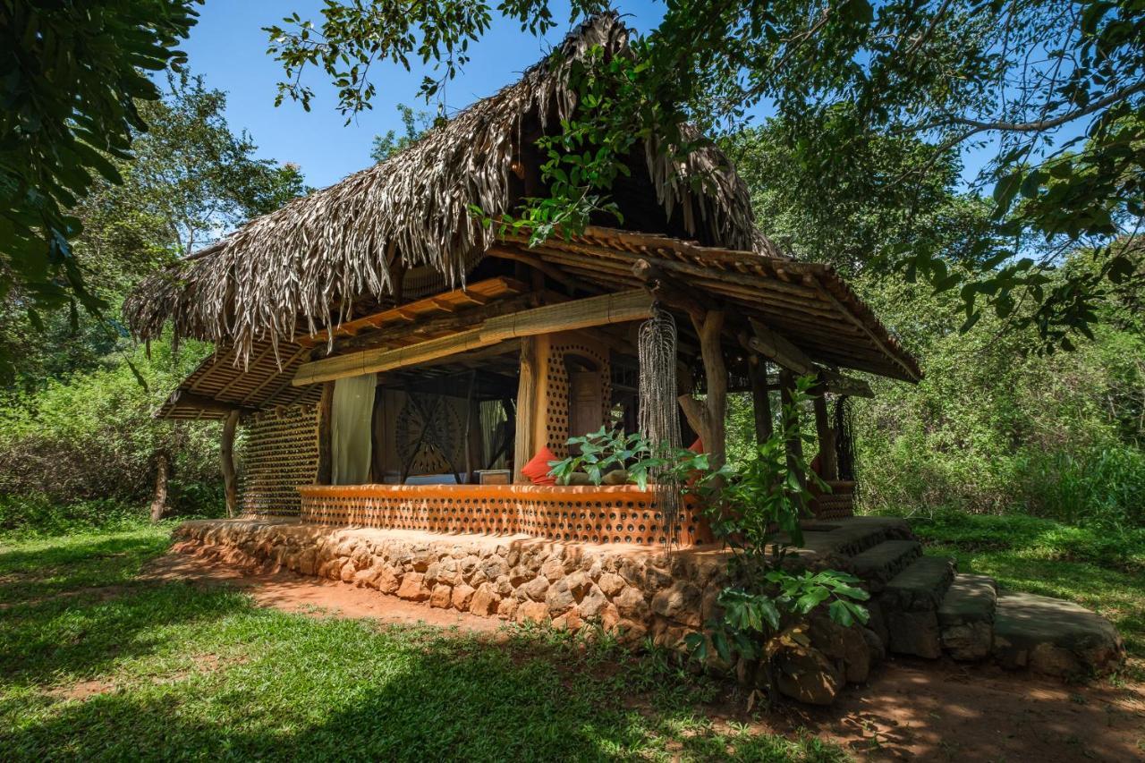 Banyan Camp Villa Hambegamuwa Exterior foto