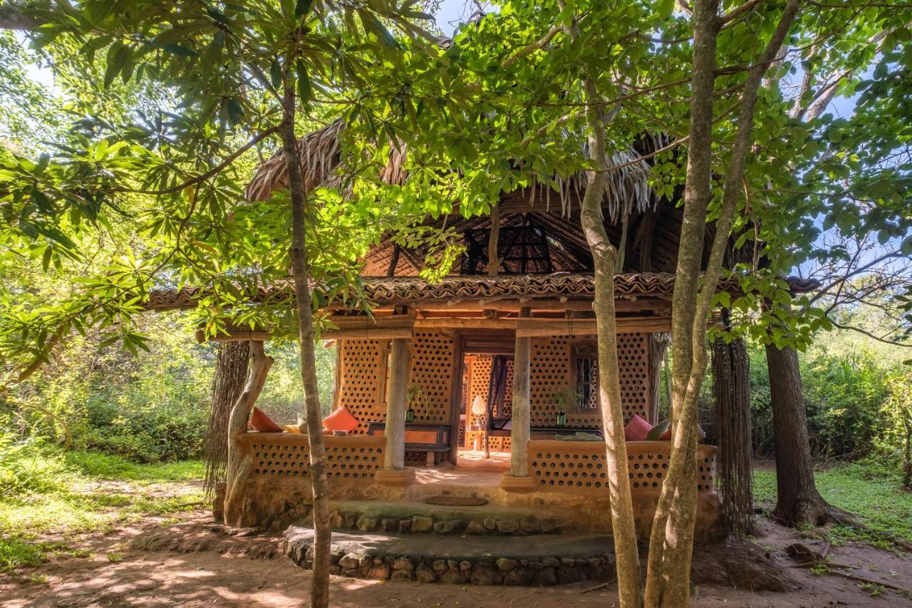 Banyan Camp Villa Hambegamuwa Exterior foto